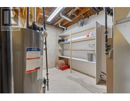 21 - 19 SOMERSET DRIVE - 32