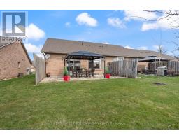 21 - 19 SOMERSET DRIVE - 35