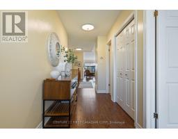 21 - 19 SOMERSET DRIVE - 9