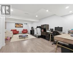 849 SILVERFOX CRESCENT - 32