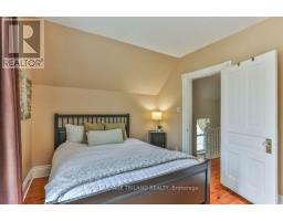 38 BYRON AVENUE E - 21