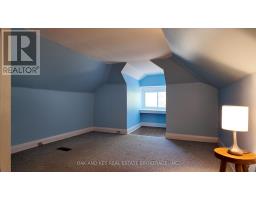 32 TENNYSON STREET - 11