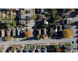 32 TENNYSON STREET - 13