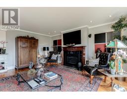 174 HARRISON PLACE - 11