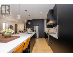 3 POOLE CRESCENT - 11