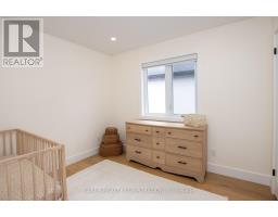 3 POOLE CRESCENT - 26