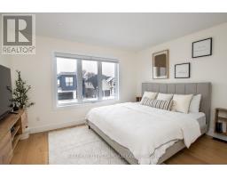 3 POOLE CRESCENT - 28