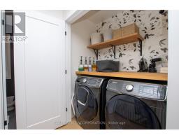 3 POOLE CRESCENT - 30