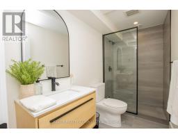 3 POOLE CRESCENT - 33