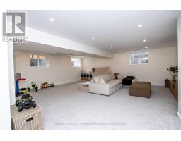 3 POOLE CRESCENT - 34