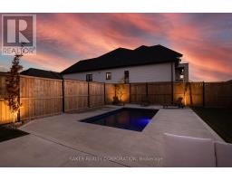 3 POOLE CRESCENT - 4