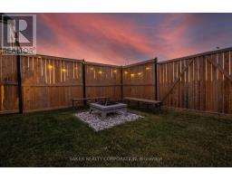 3 POOLE CRESCENT - 45