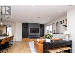 3 POOLE CRESCENT - 7