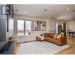 3 POOLE CRESCENT - 9