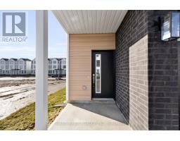 72 - 1595 CAPRI CRESCENT - 3