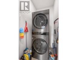 100 ROWE AVENUE - 29