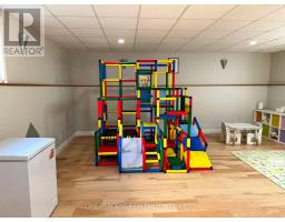 18 BELLROCK CRESCENT - 18