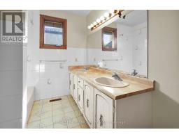 42 APPLEGREEN GROVE - 14