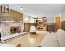 42 APPLEGREEN GROVE - 17