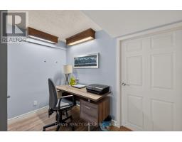 25 - 701 LANSDOWNE AVENUE - 36