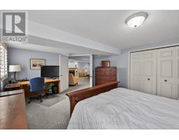 25 - 701 LANSDOWNE AVENUE - 38