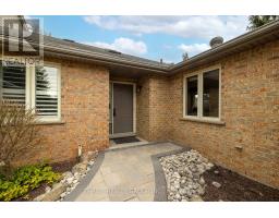 25 - 701 LANSDOWNE AVENUE - 4