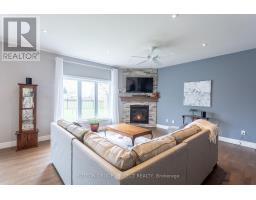 21 AMANDA AVENUE - 14