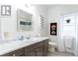 21 AMANDA AVENUE - 28