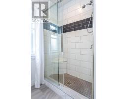 21 AMANDA AVENUE - 30