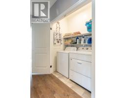 21 AMANDA AVENUE - 35