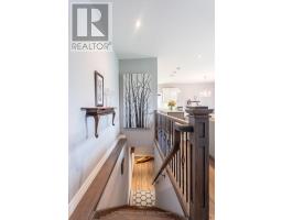 21 AMANDA AVENUE - 36