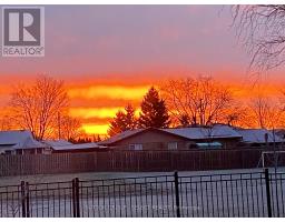 21 AMANDA AVENUE - 49