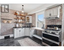 88 TECUMSEH AVENUE E - 11