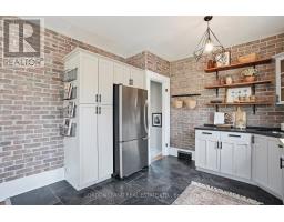 88 TECUMSEH AVENUE E - 12