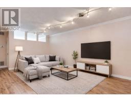 904 - 695 RICHMOND STREET - 18