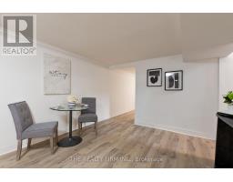 10 STROUD CRESCENT - 24