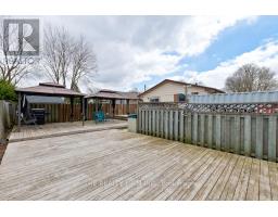 10 STROUD CRESCENT - 31