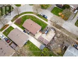 10 STROUD CRESCENT - 34