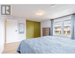 132 - 51 SHOLTO DRIVE - 17