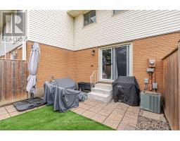 132 - 51 SHOLTO DRIVE - 29