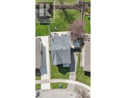 266 ARDSLEY CRESCENT - 38