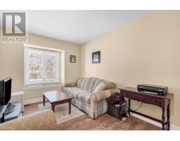 31 FOXCROFT CRESCENT - 32