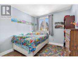 31 FOXCROFT CRESCENT - 33