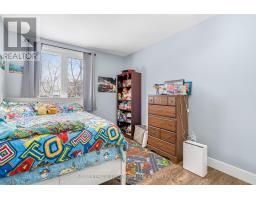 31 FOXCROFT CRESCENT - 34