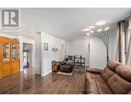 2 THORNE AVENUE - 13