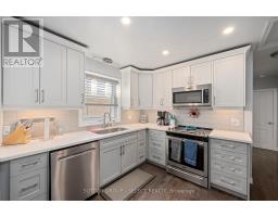 2 THORNE AVENUE - 23