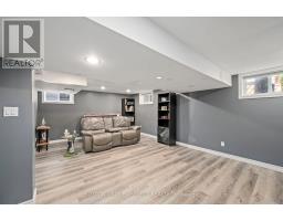 2 THORNE AVENUE - 30