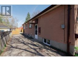 2 THORNE AVENUE - 32