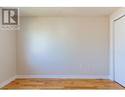 32 - 1059 WHETHERFIELD STREET - 32