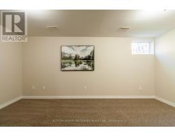 32 - 1059 WHETHERFIELD STREET - 39